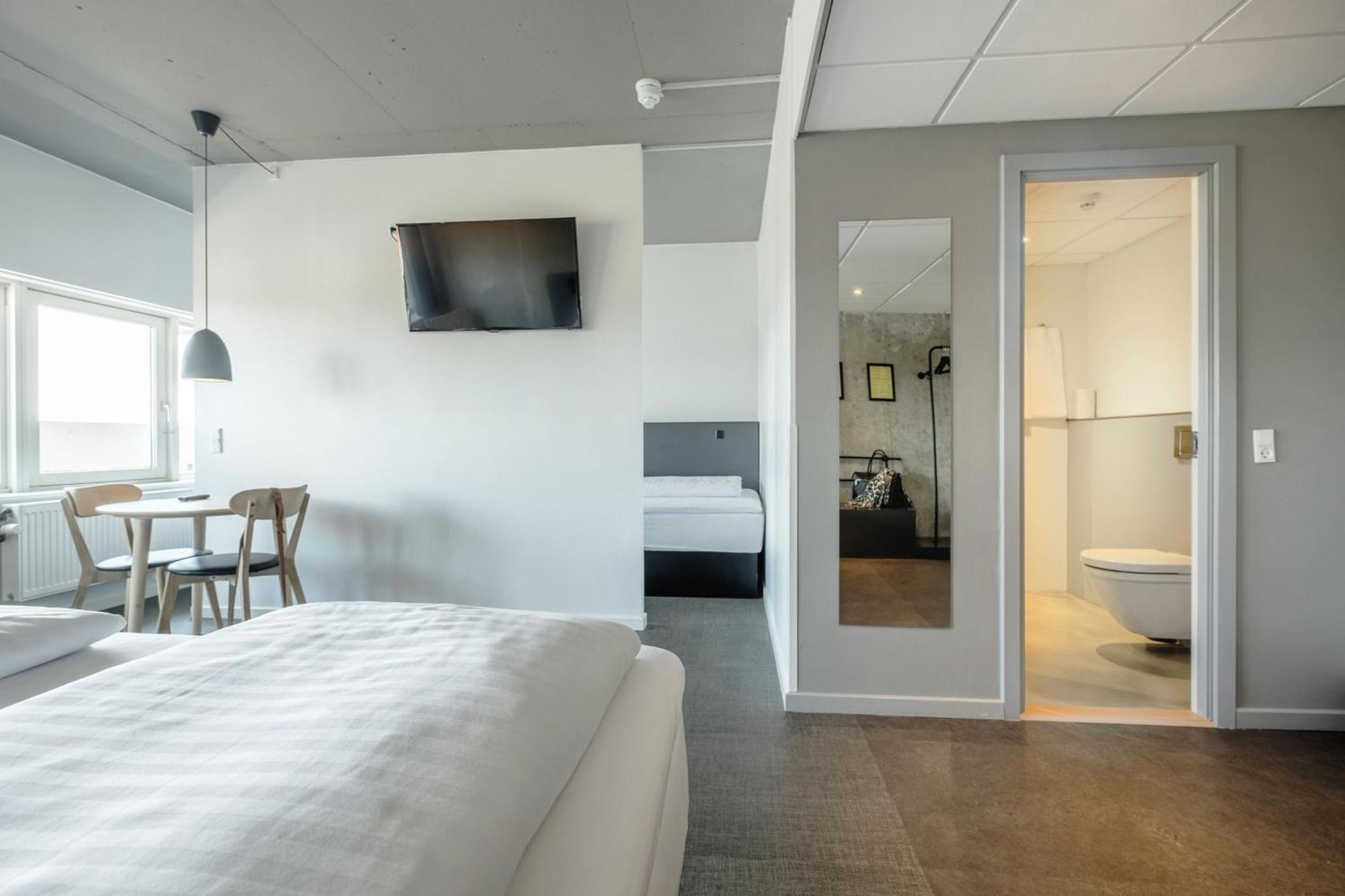 ซลีป โฮเต็ล โอร์ฮุส ซิด วิบี Hotel ออร์ฮูช ภายนอก รูปภาพ